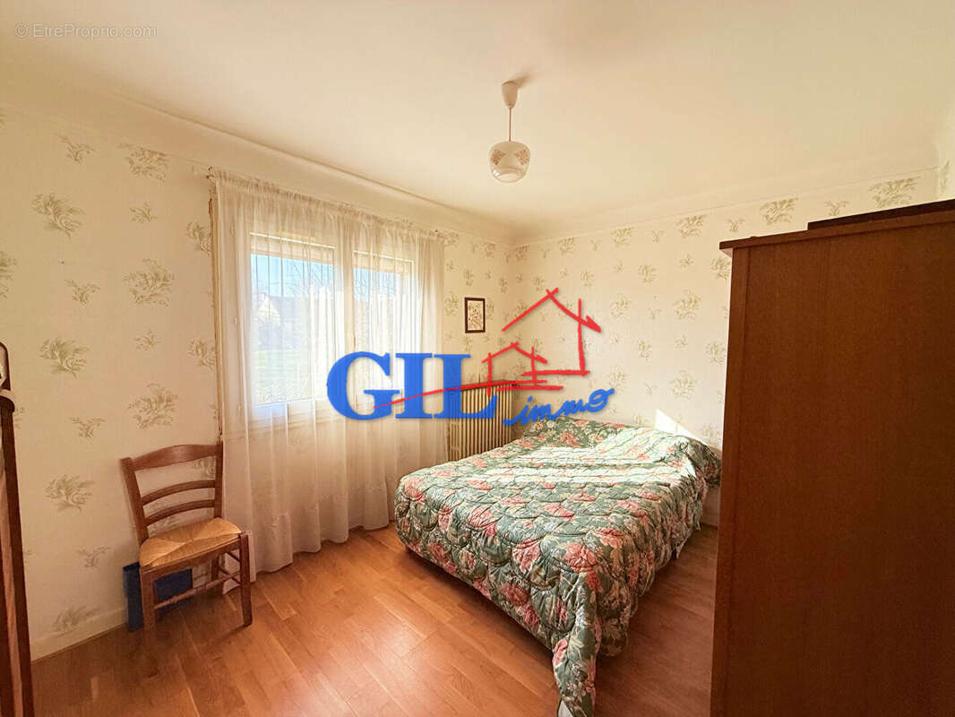 Maison à SAVIGNY-LE-TEMPLE