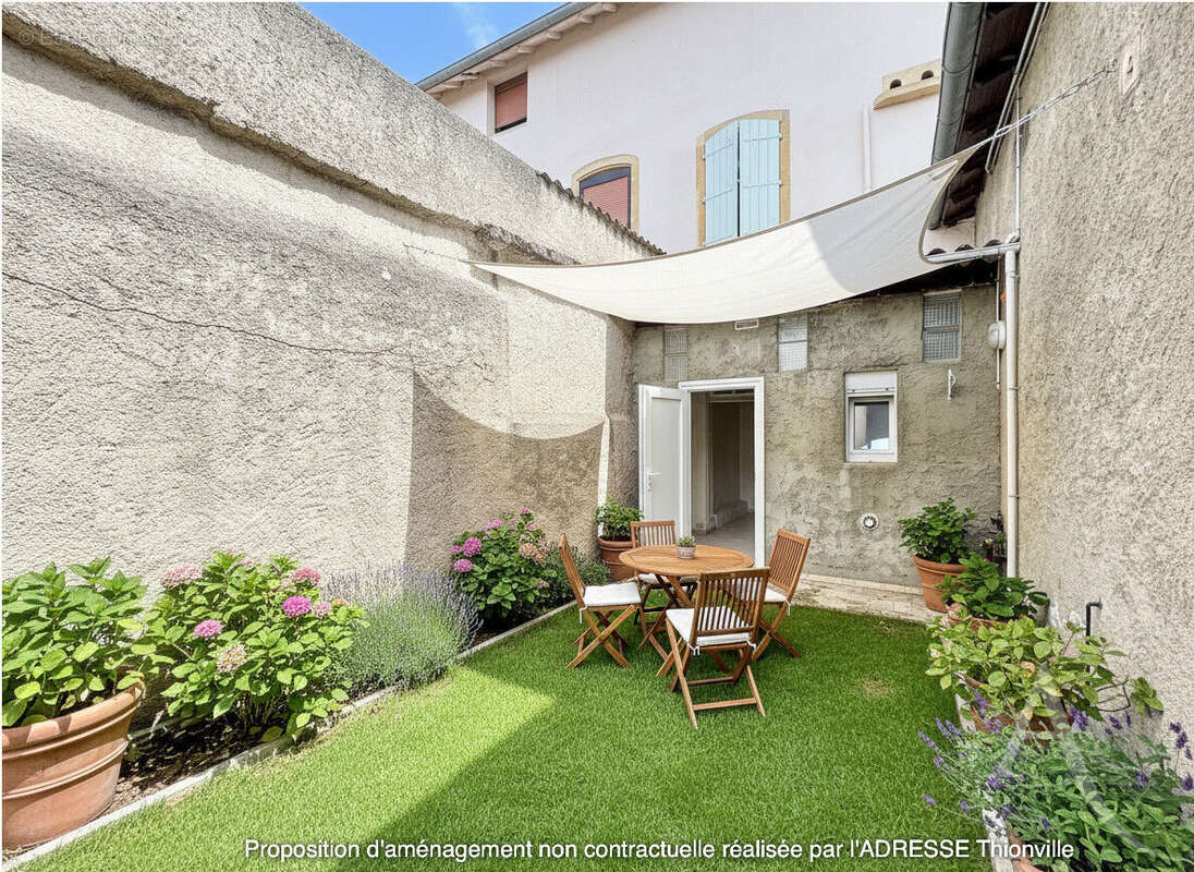 Immeuble de caractère à potentiel (local + habitation) - Yutz quartier Mairie - photo 7