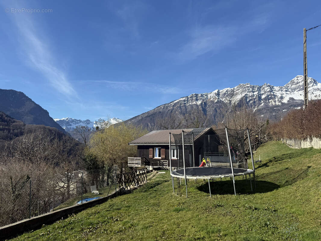 Maison à UGINE