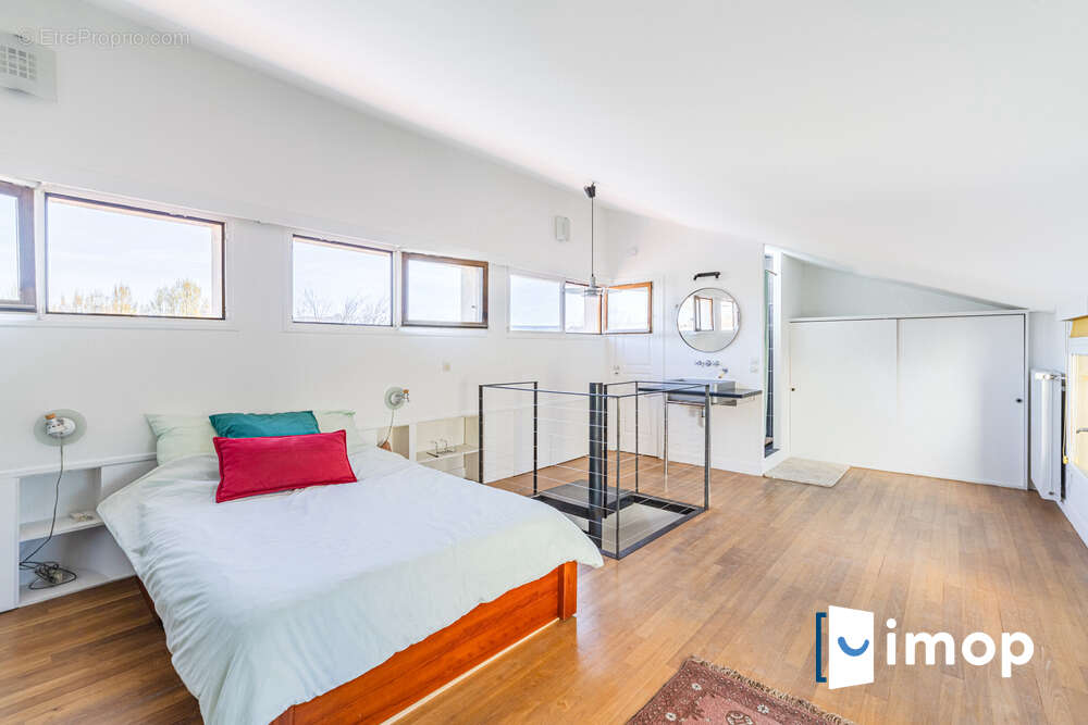 Maison 5 pièces 3 chambres proche RER B - photo 9