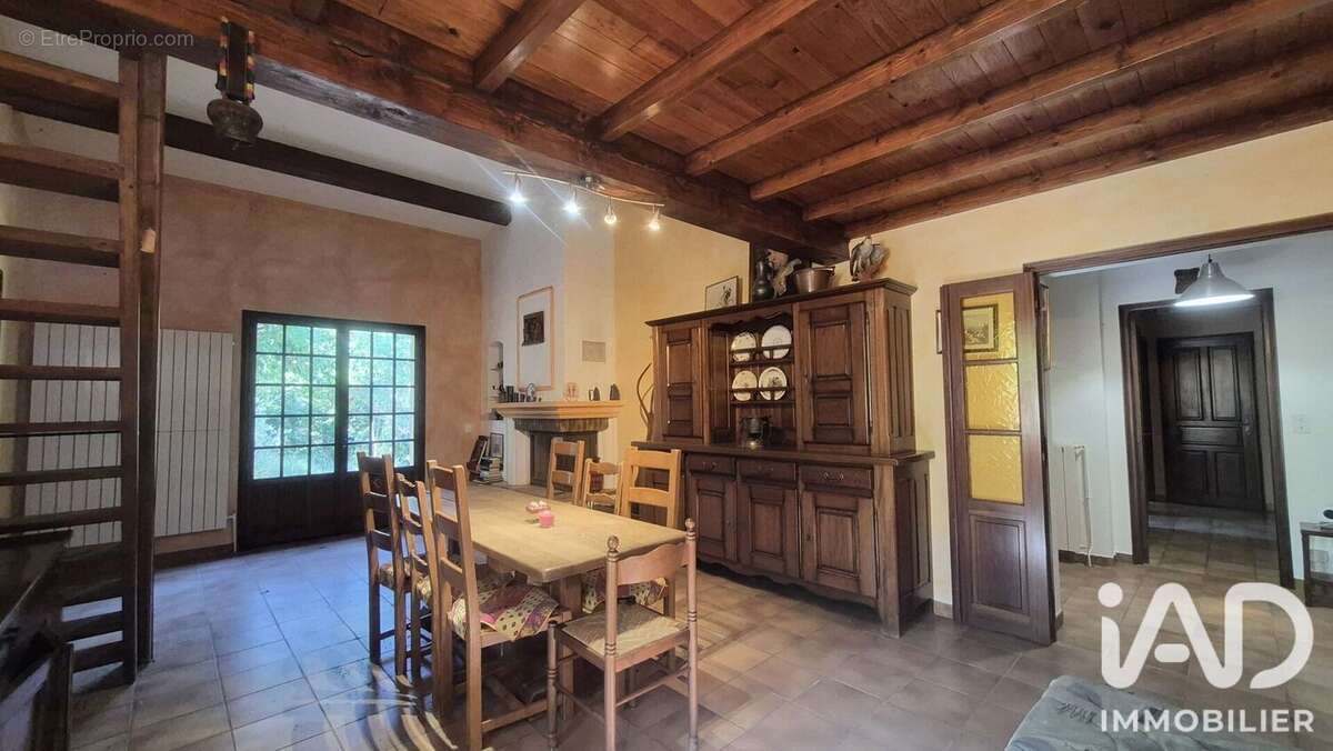 Maison 104 m² à Montmeyan  - photo 6