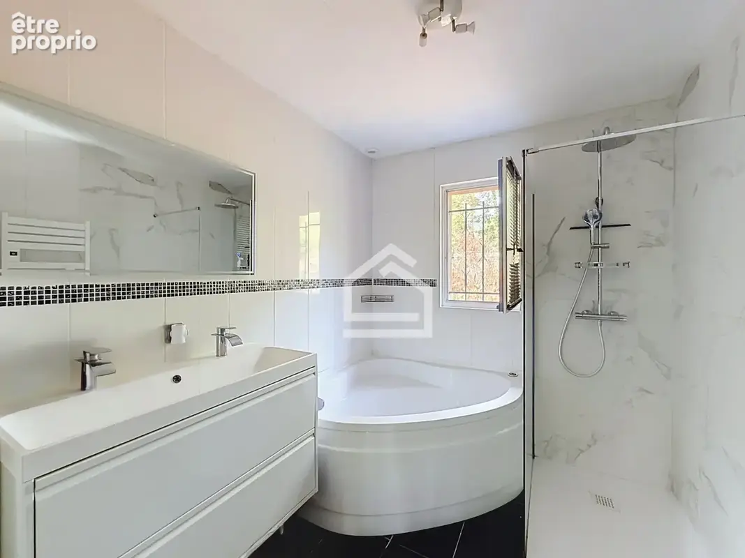 SAINT MEDARD EN JALLES - Maison 3 Chambres, jardin secteur Magudas. - photo 9