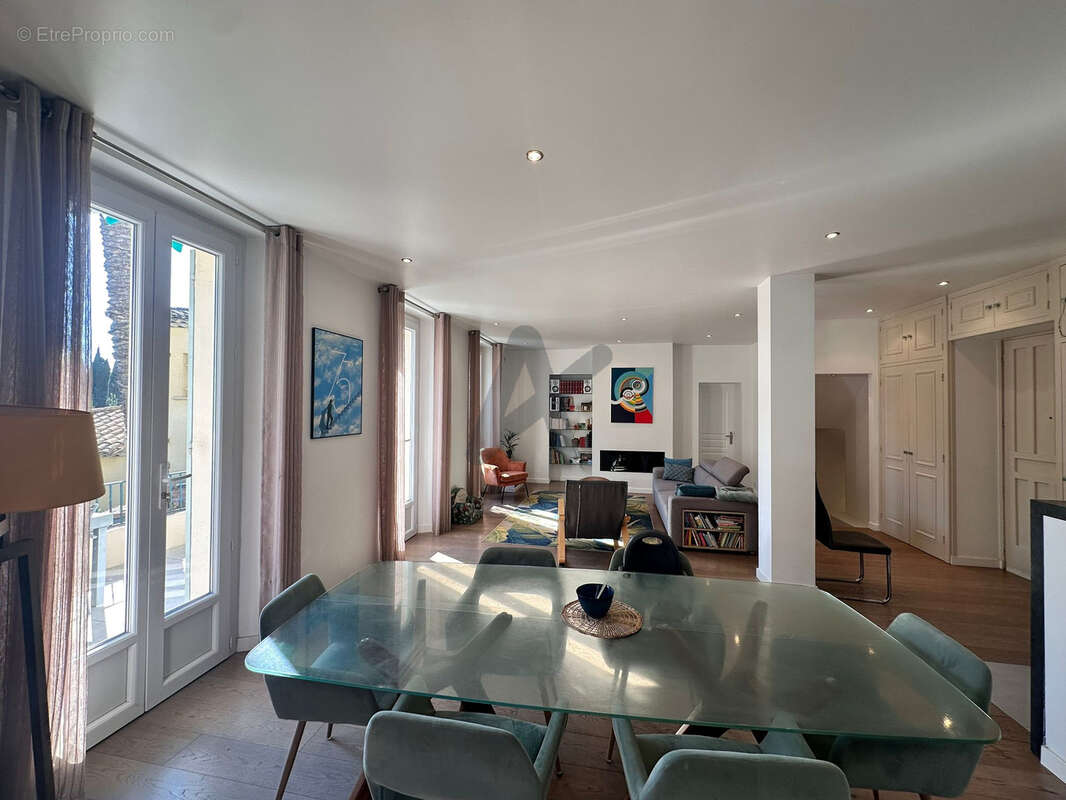 Appartement à LE CANNET