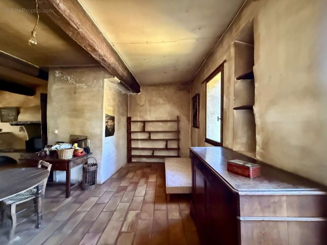 Maison à FEUILLA