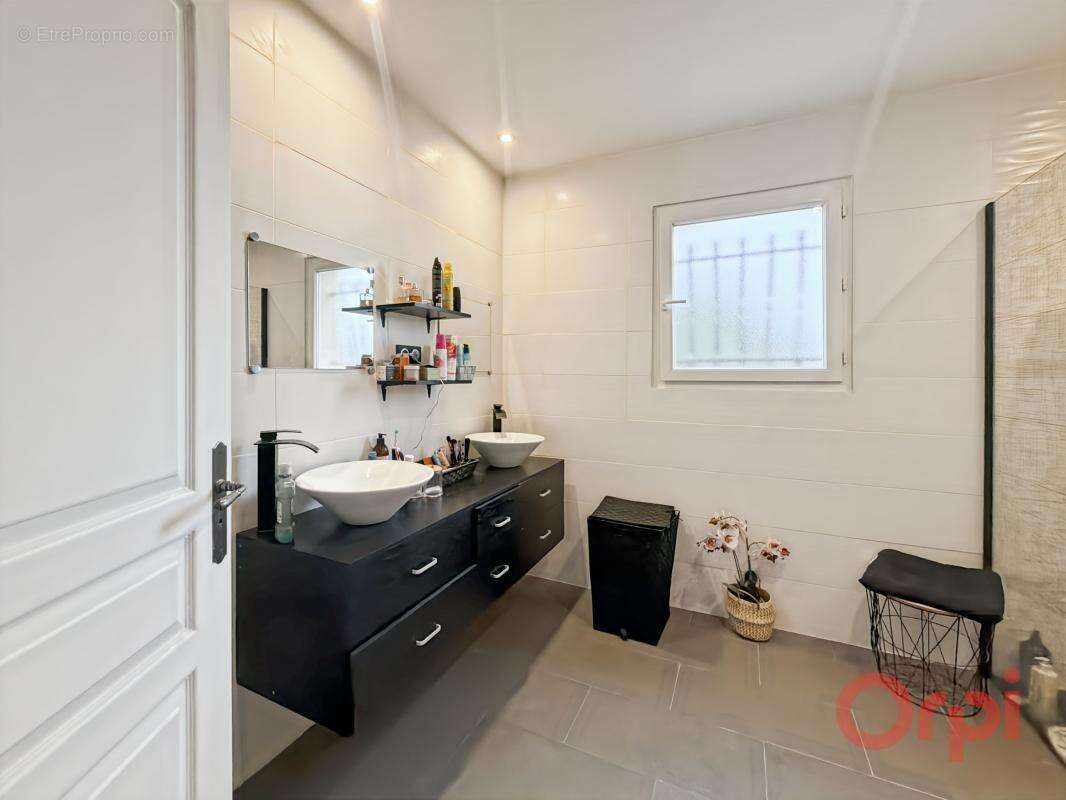 Vente villa à Marseillan avec piscine et très grand garage - photo 18