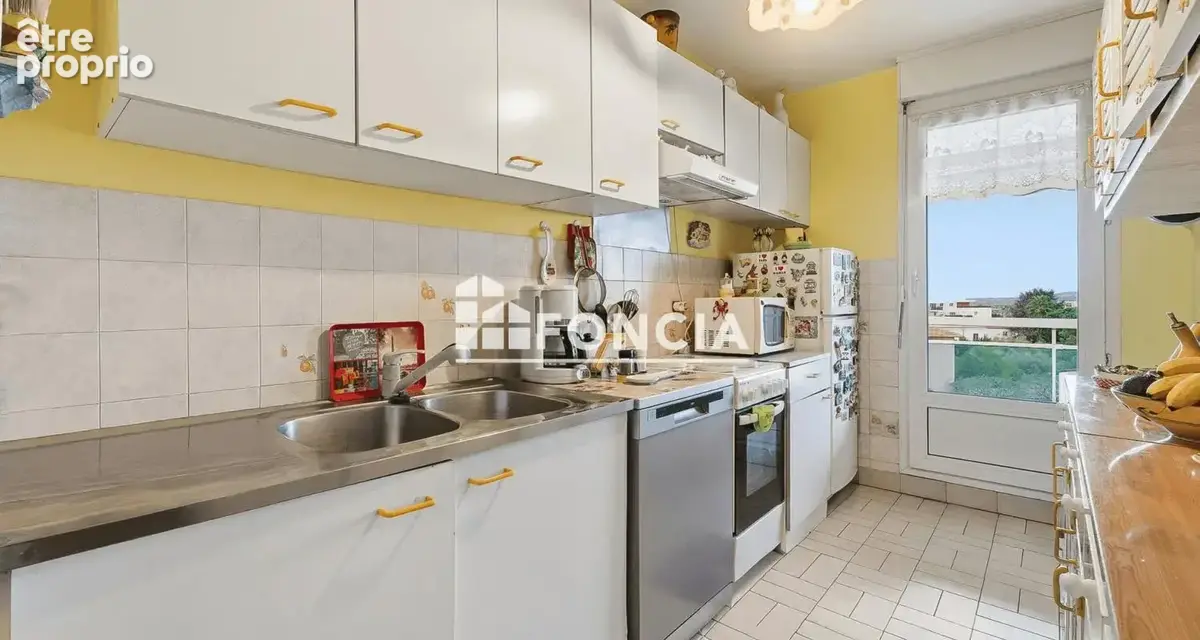 Appartement T2 de 50m2 - parking privatif - cave - photo 6