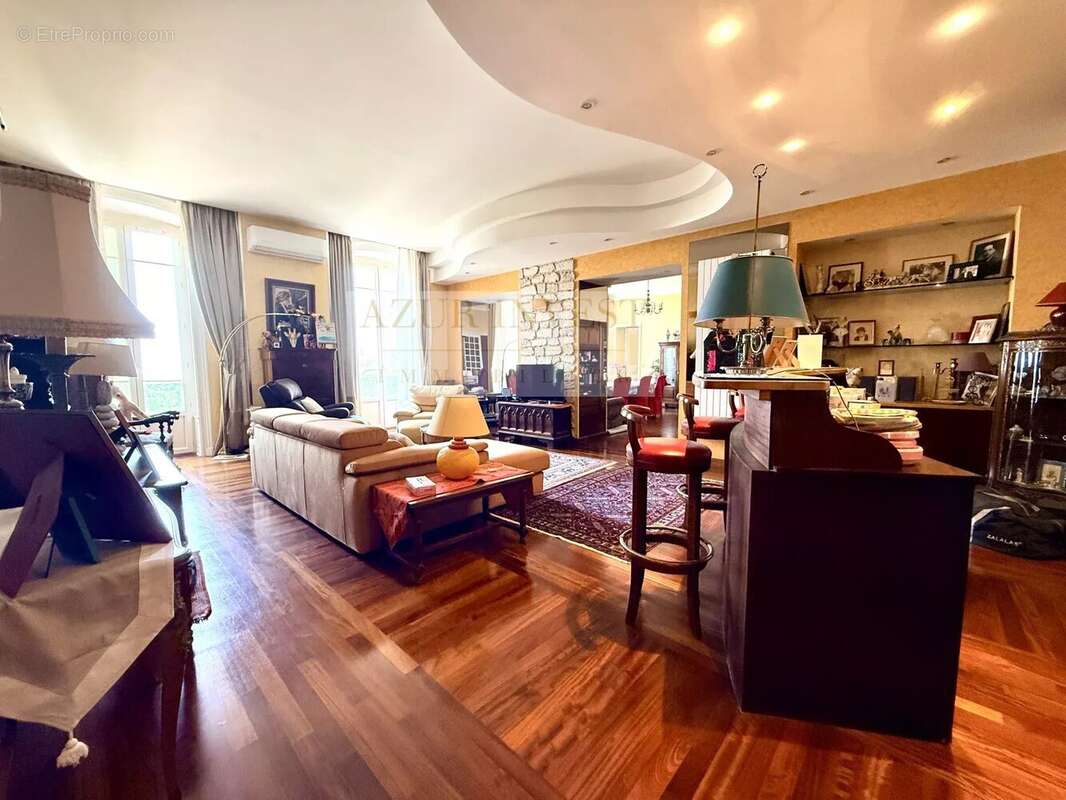 Appartement à MENTON