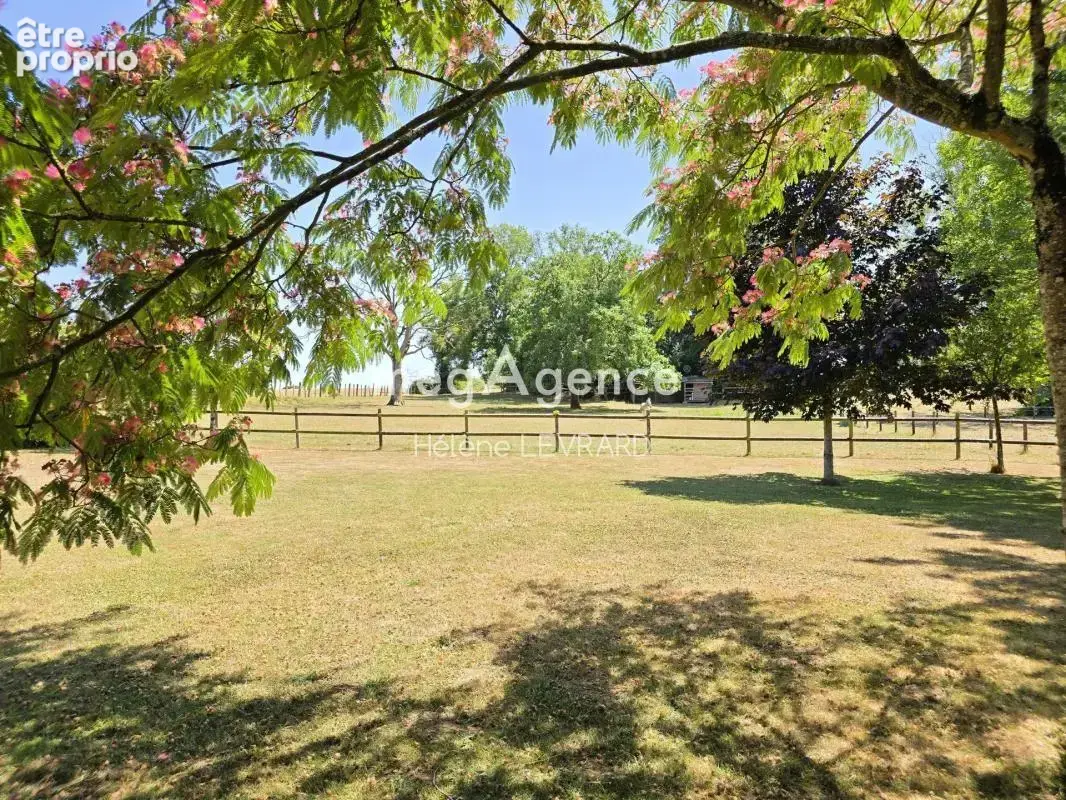 Domaine de 3 Ha avec piscine et installations équestres - photo 13