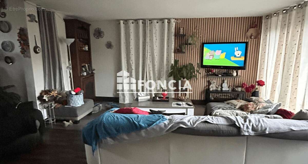 Maison à COURCELLES-SUR-SEINE