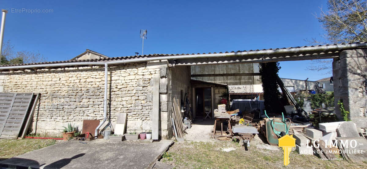 Maison à SAINT-DIZANT-DU-GUA