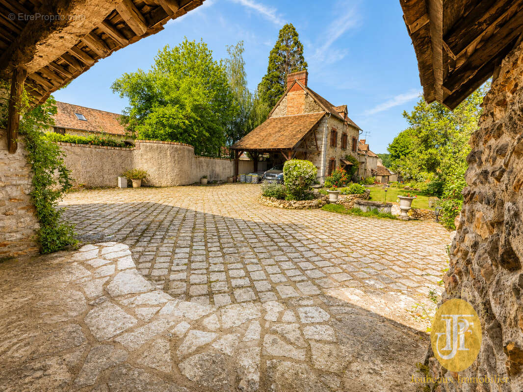 Maison à LA CHAPELLE-REANVILLE