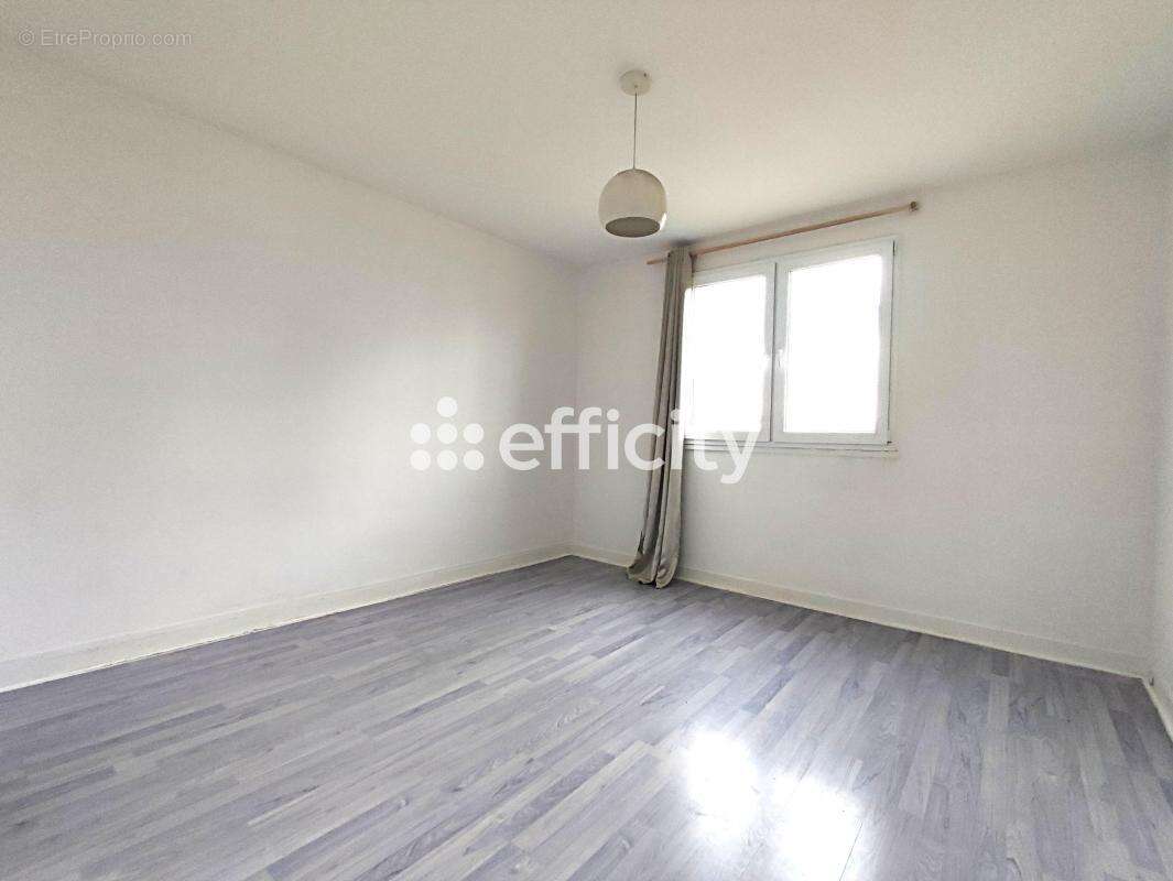 Appartement à EPINAY-SUR-SEINE