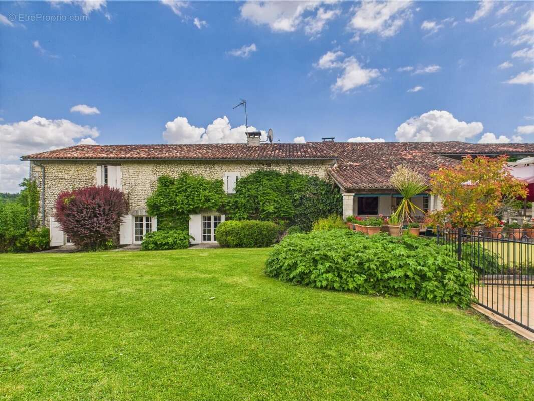 Maison à VERTEILLAC