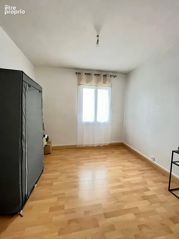 Appartement 81 m² à Saint-Jean-De-La-Ruelle  - photo 8