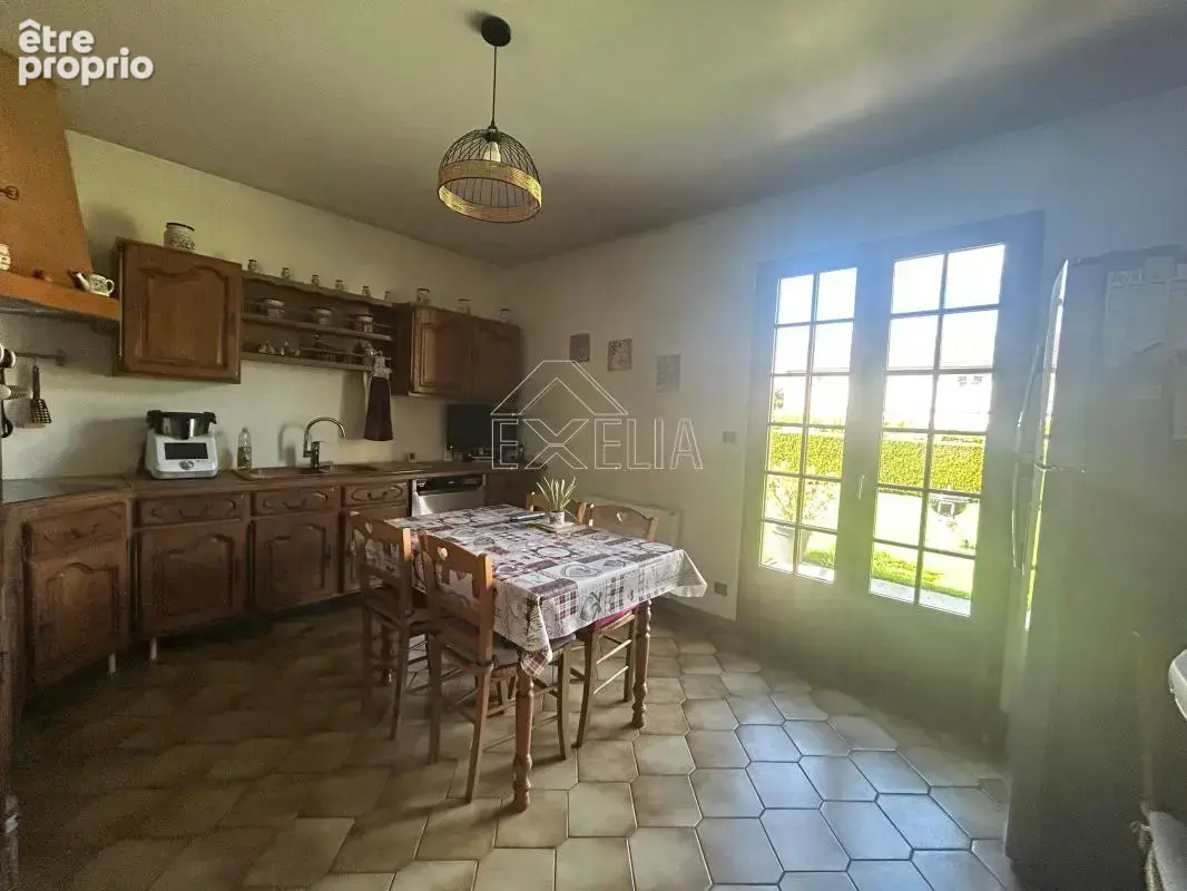 Maison T7 de 158 m² sur terrain plat de 1400 m² avec double garage et carport à Blaru - photo 13