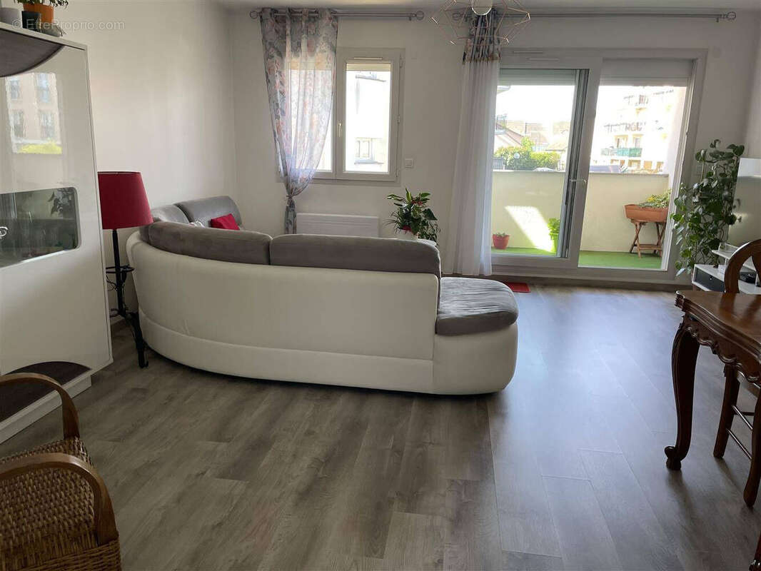 Appartement à PONTAULT-COMBAULT