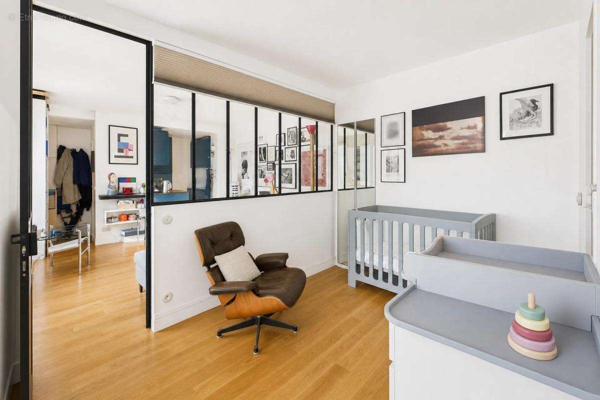 Appartement à PARIS-3E