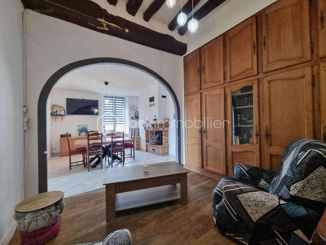 Appartement à FAY-AUX-LOGES