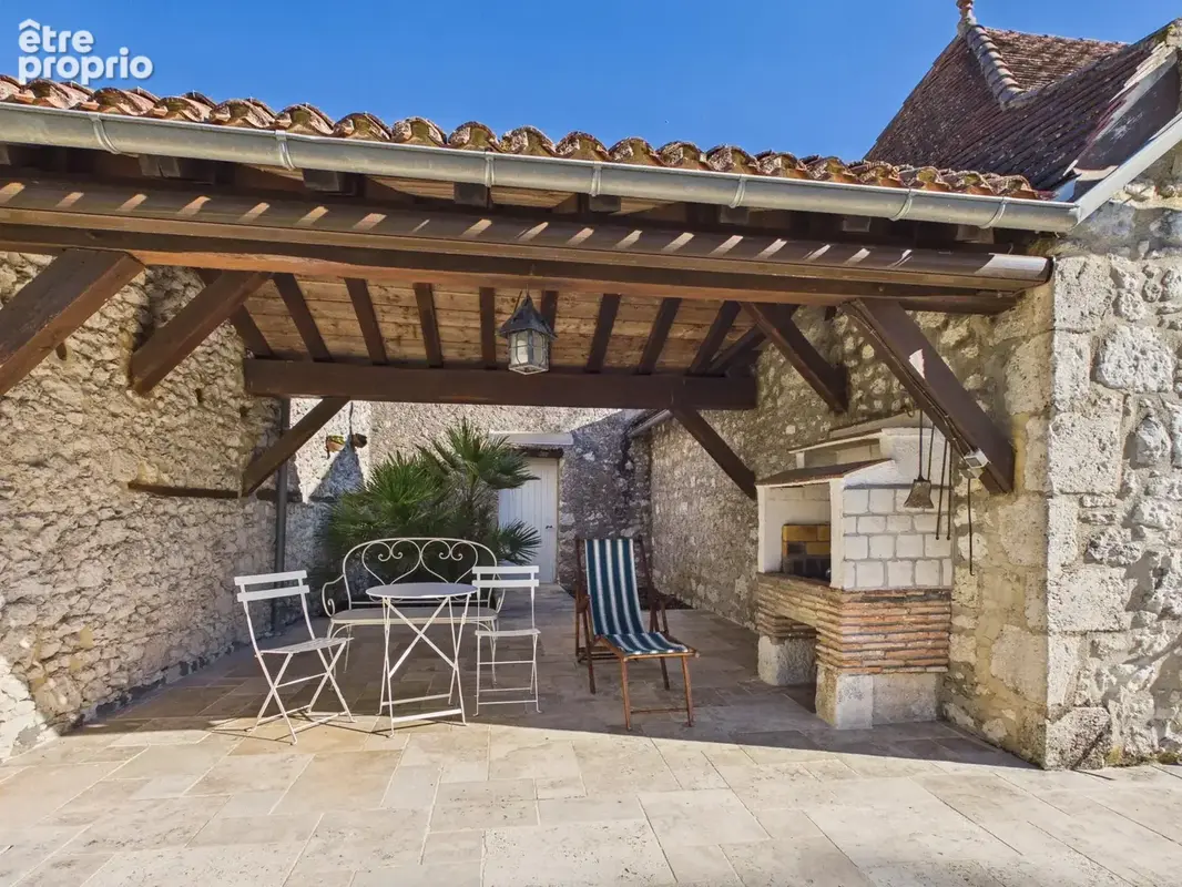 Élégante maison de maître, seconde maison périgourdine et dépendances sur près de 2,5 hectares de parc arboré - photo 11