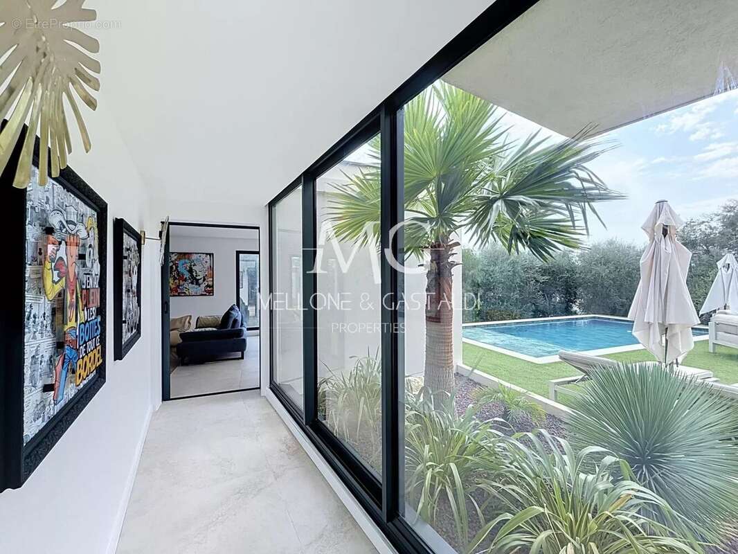 Maison à MOUGINS