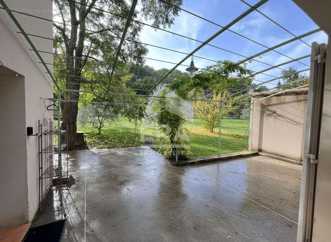 Maison à PERNES-LES-FONTAINES