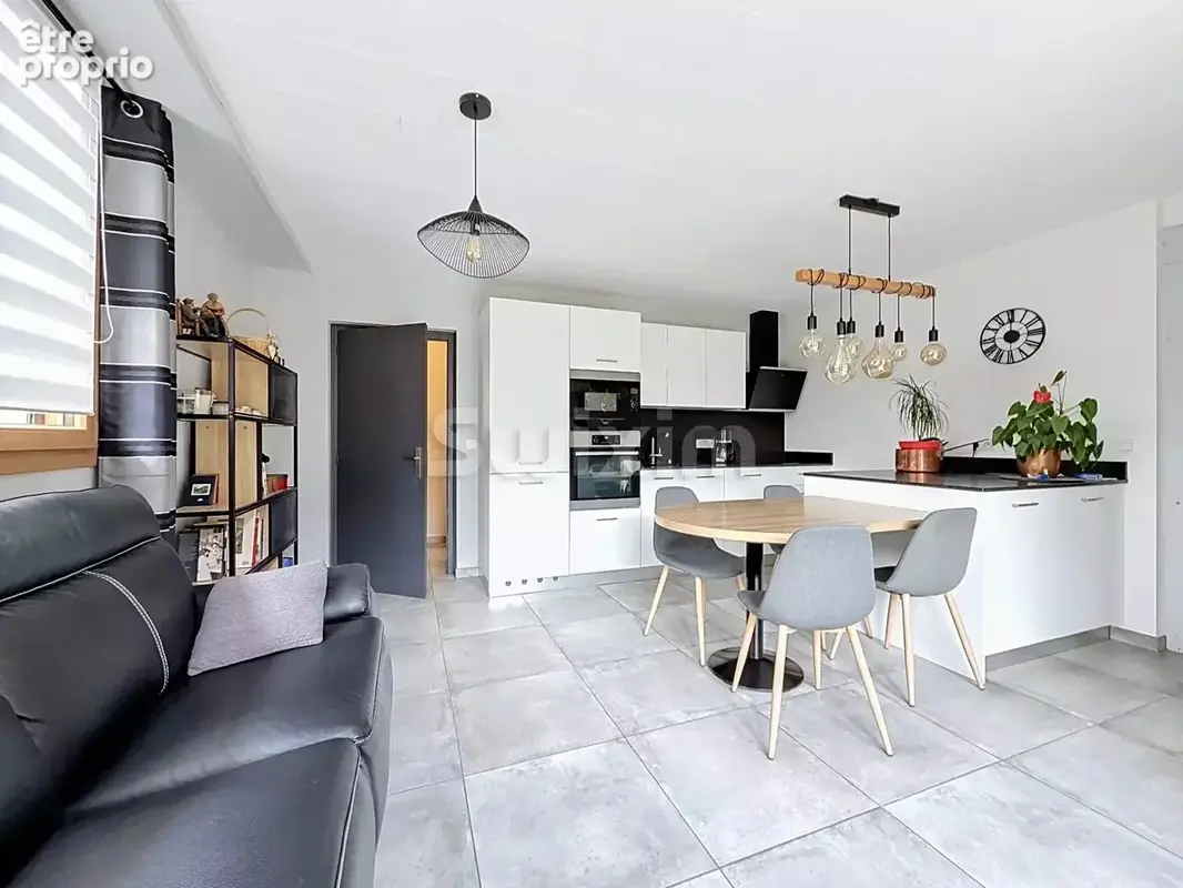 Grande maison composee de 2 appartements et garage - photo 3