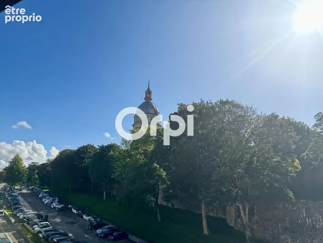 Appartement T3 de 50 m² avec charme et vue d'exception sur la Basilique Notre-Dame - photo 3