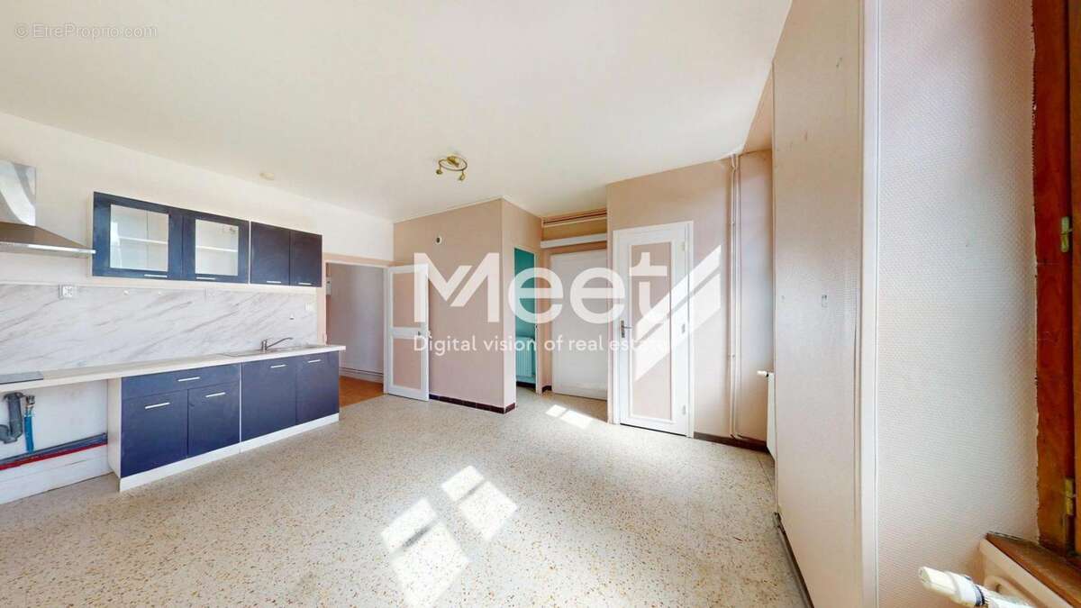 Appartement à BRIENON-SUR-ARMANCON