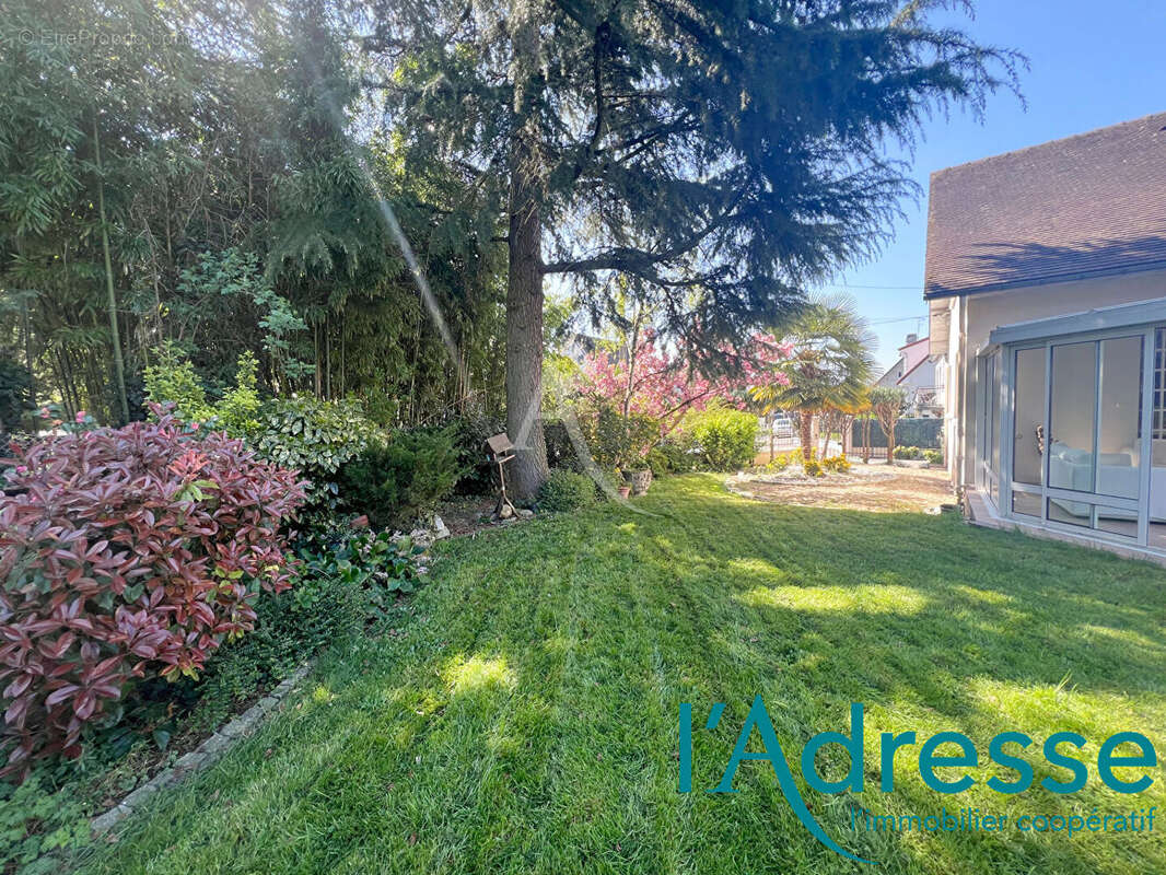 Maison à CHAMPS-SUR-MARNE