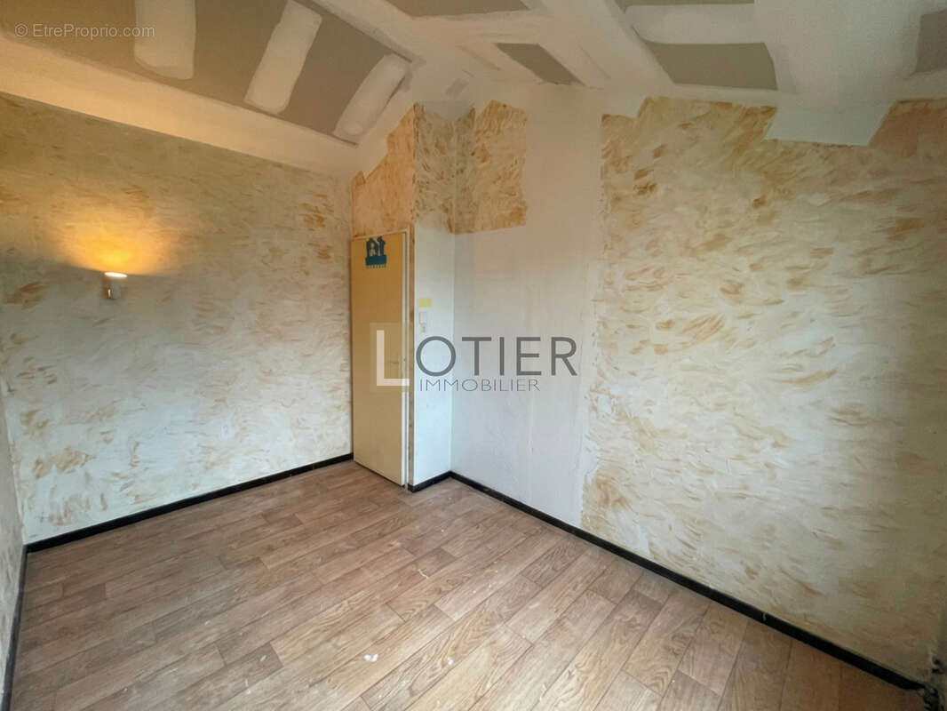 TRÈBES   Maison 3 faces, 3 chambres, suite parentale, jardin et belles prestations - photo 17