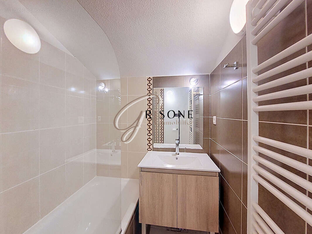 Le Brusc - Appartement T3 avec piscine à Six-Fours les Plages - photo 5