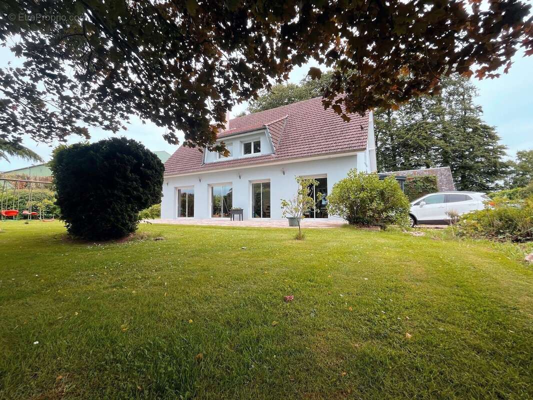 JARDIN CLOS - Maison à DAUBEUF-SERVILLE