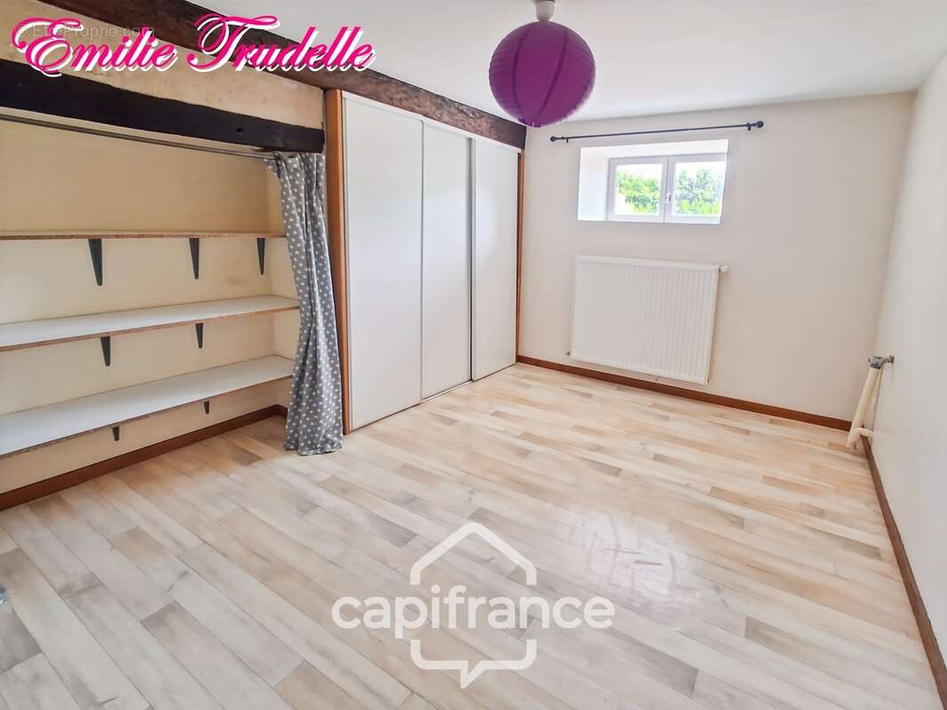  Longère de caractère du XVe siècle à vendre 5 pièces NUILLE LE JALAIS (72)  – 105 m²- 3ch – Terrain de 1 823 m² - photo 8