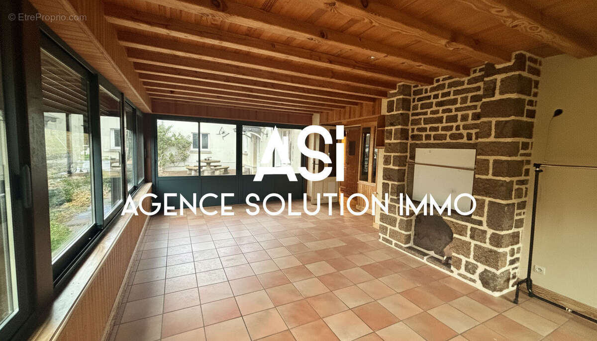 Maison à AMBRIERES-LES-VALLEES