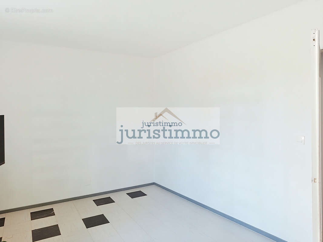 Appartement t2 57 m2 en rdc proche centre ville avec stationnement - photo 5