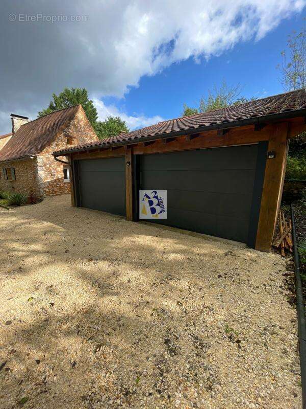 Maison à SAVIGNAC-LES-EGLISES