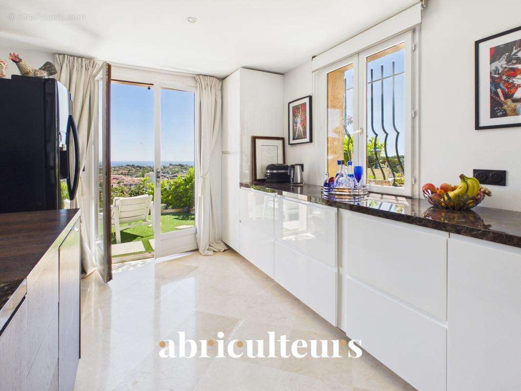 Maison à VALLAURIS