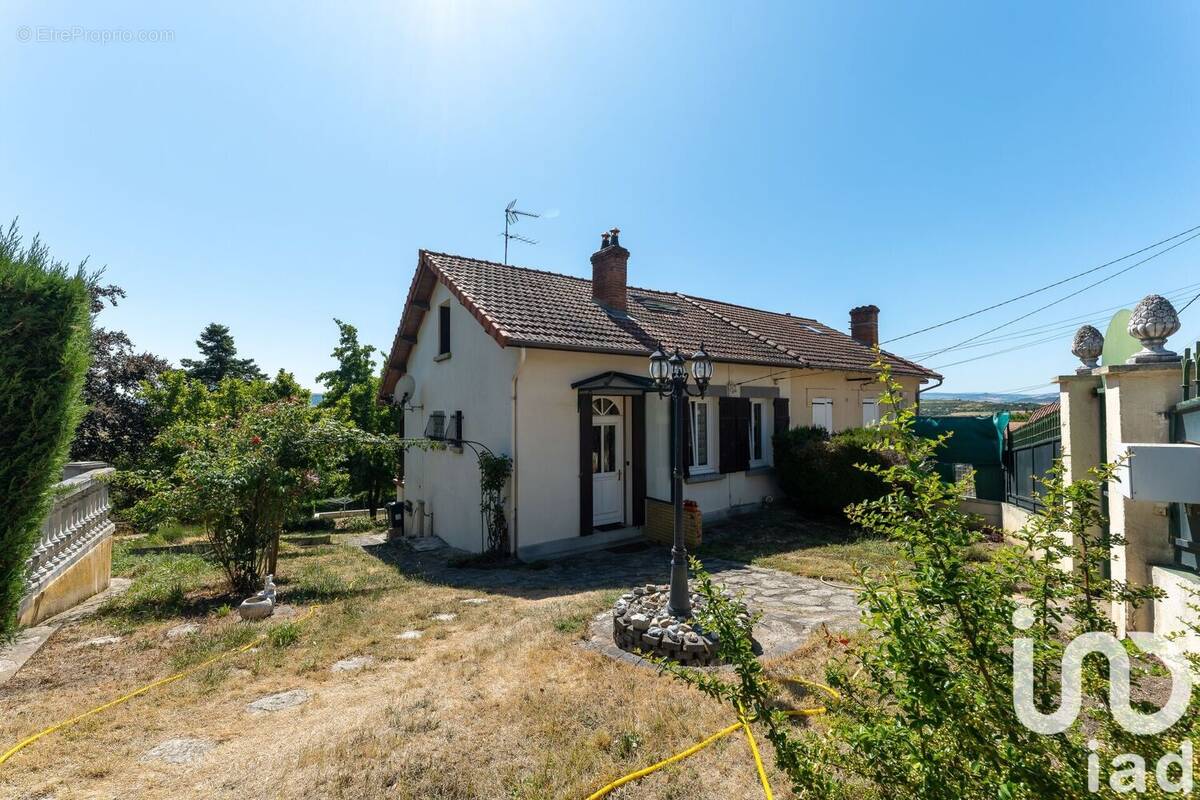 Photo 1 - Maison à AUZAT-LA-COMBELLE