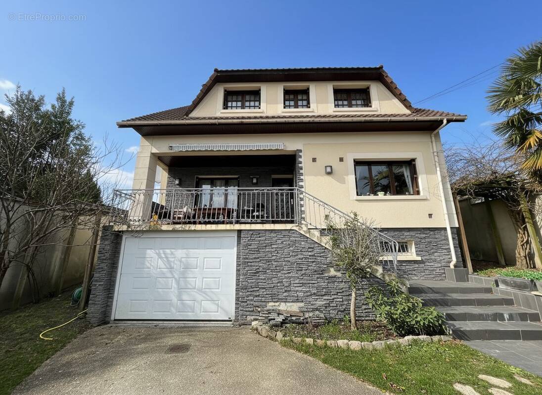 Maison à MONTLIGNON