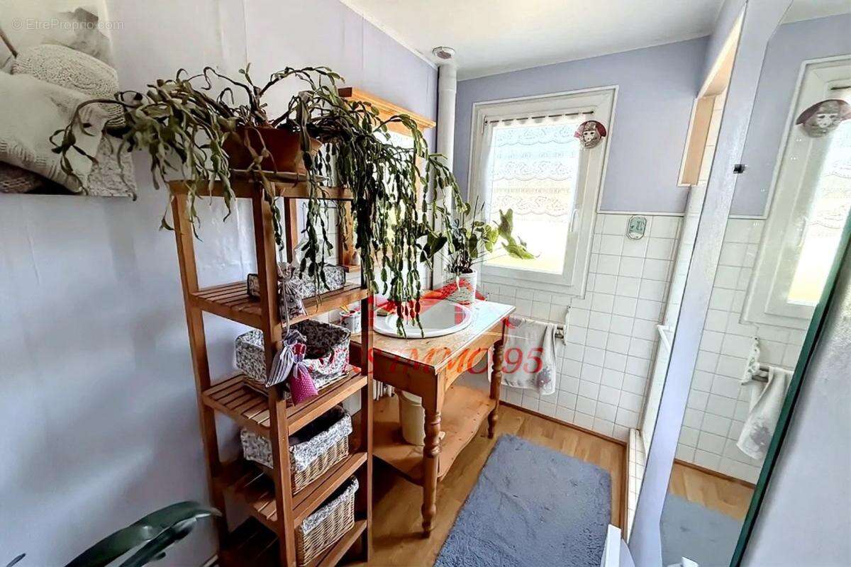 Appartement à SAINT-LEU-D&#039;ESSERENT