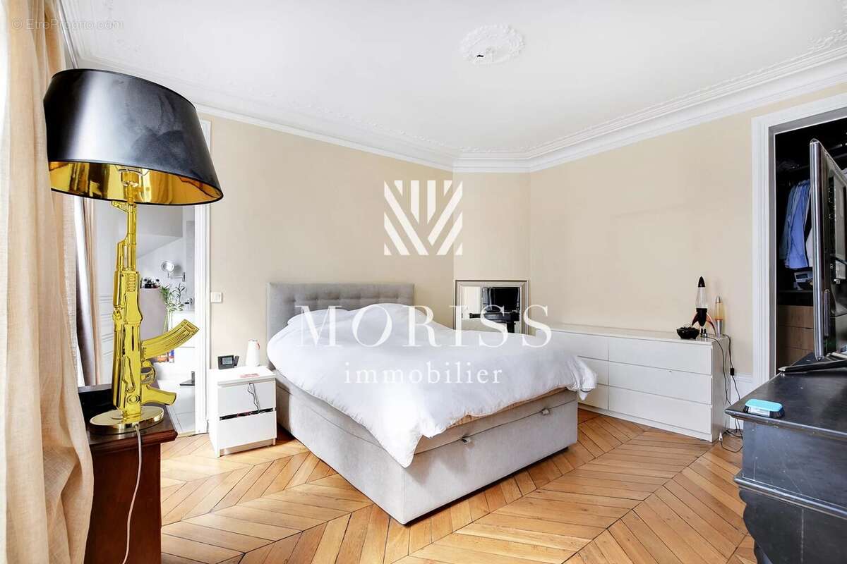 Appartement à PARIS-2E