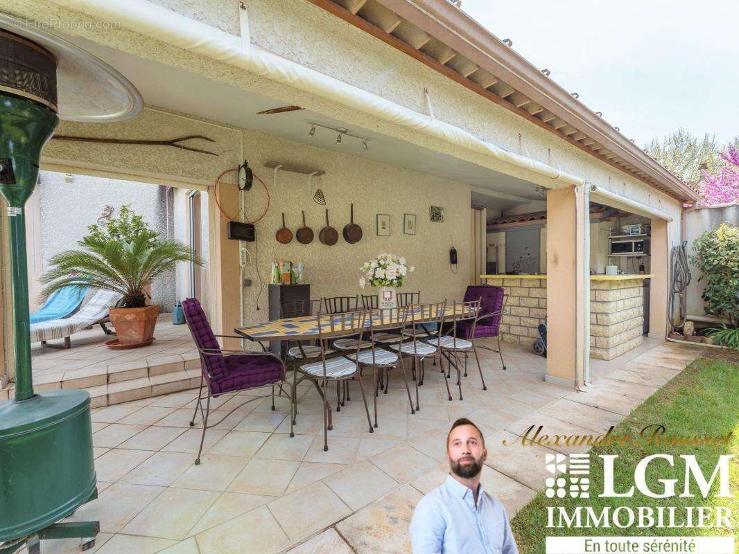 Villa contemporaine de plain-pied avec piscine chauffée et prestations haut de gamme - photo 8