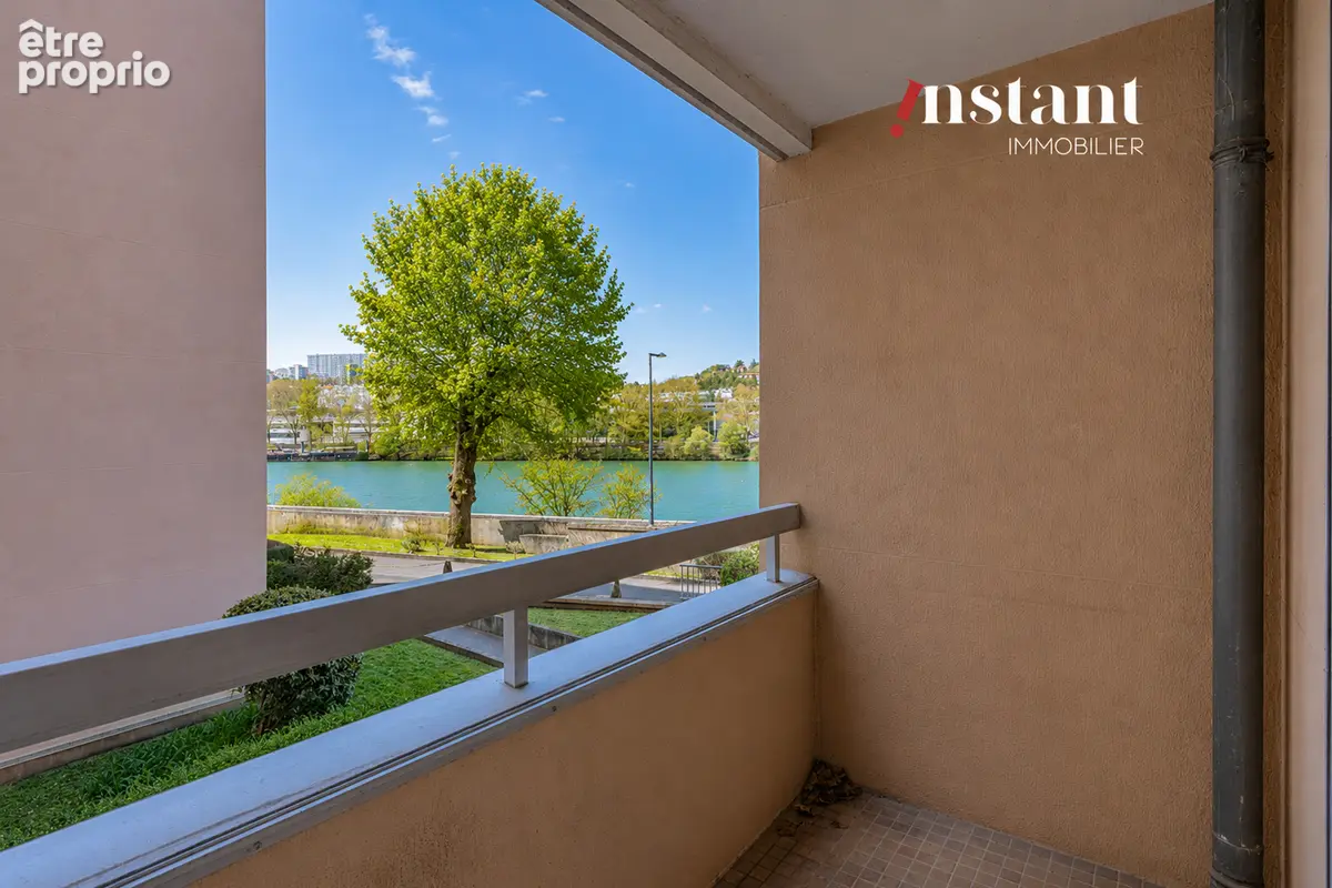 Exclusivité - T2 avec balcon vue Saône - Quai Joseph Gillet - photo 5