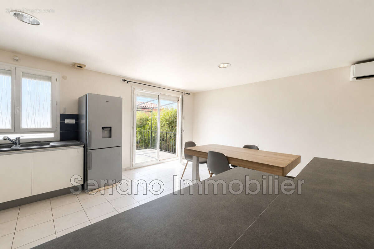 Maison 74 m² à Beaucaire  - photo 2
