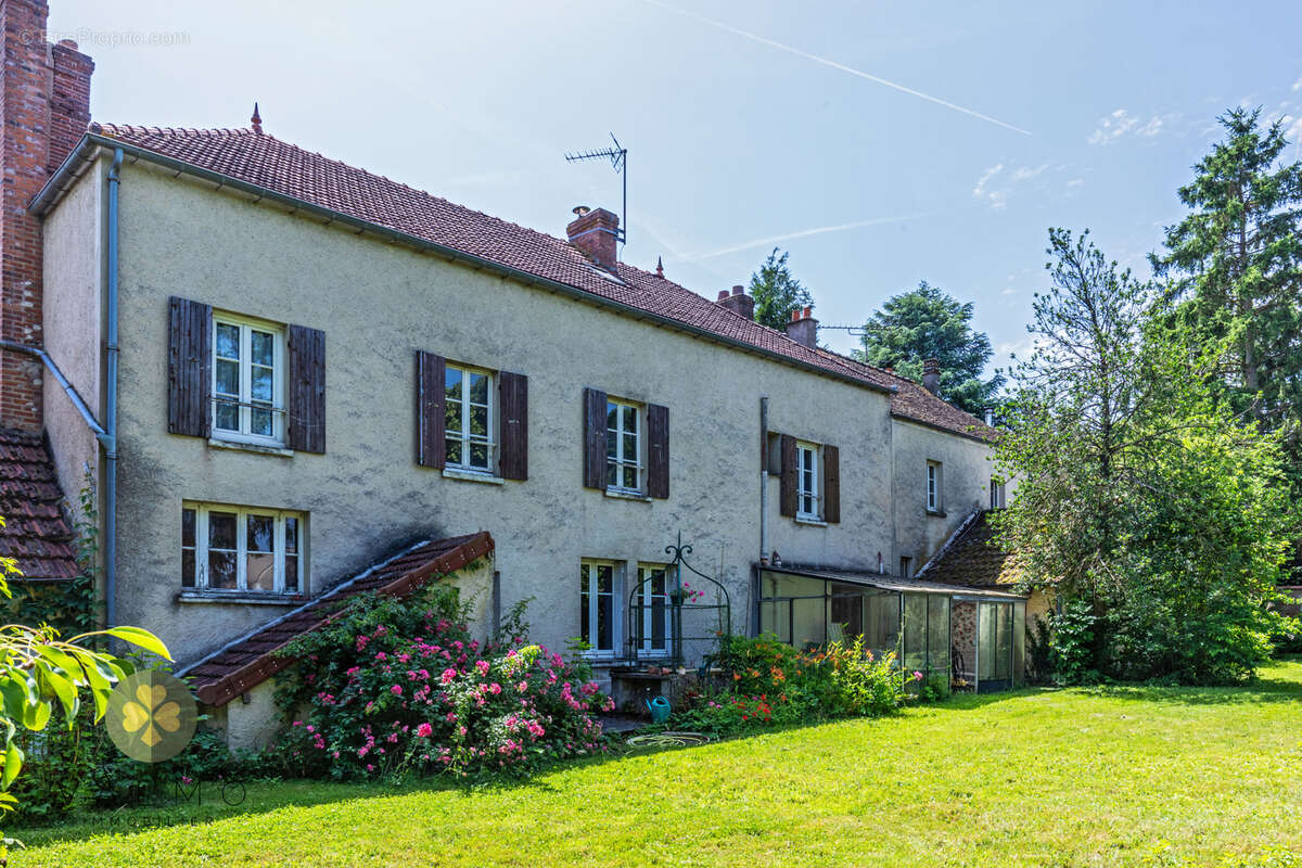 Maison à THOIRY
