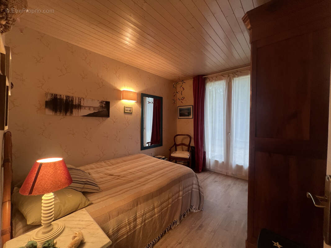 Maison à CLERE-LES-PINS