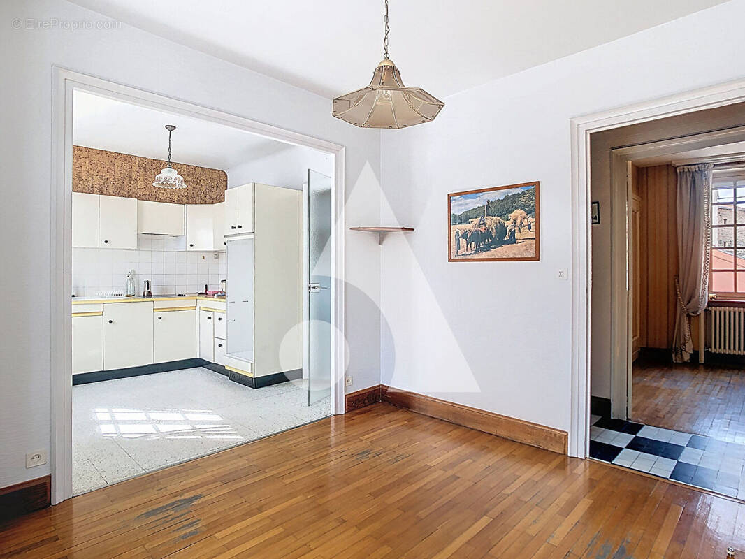 Maison à SAINT-SYMPHORIEN-SUR-COISE