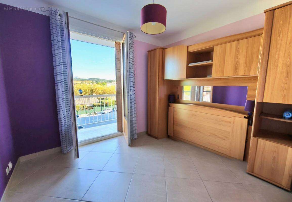 Appartement à SIX-FOURS-LES-PLAGES