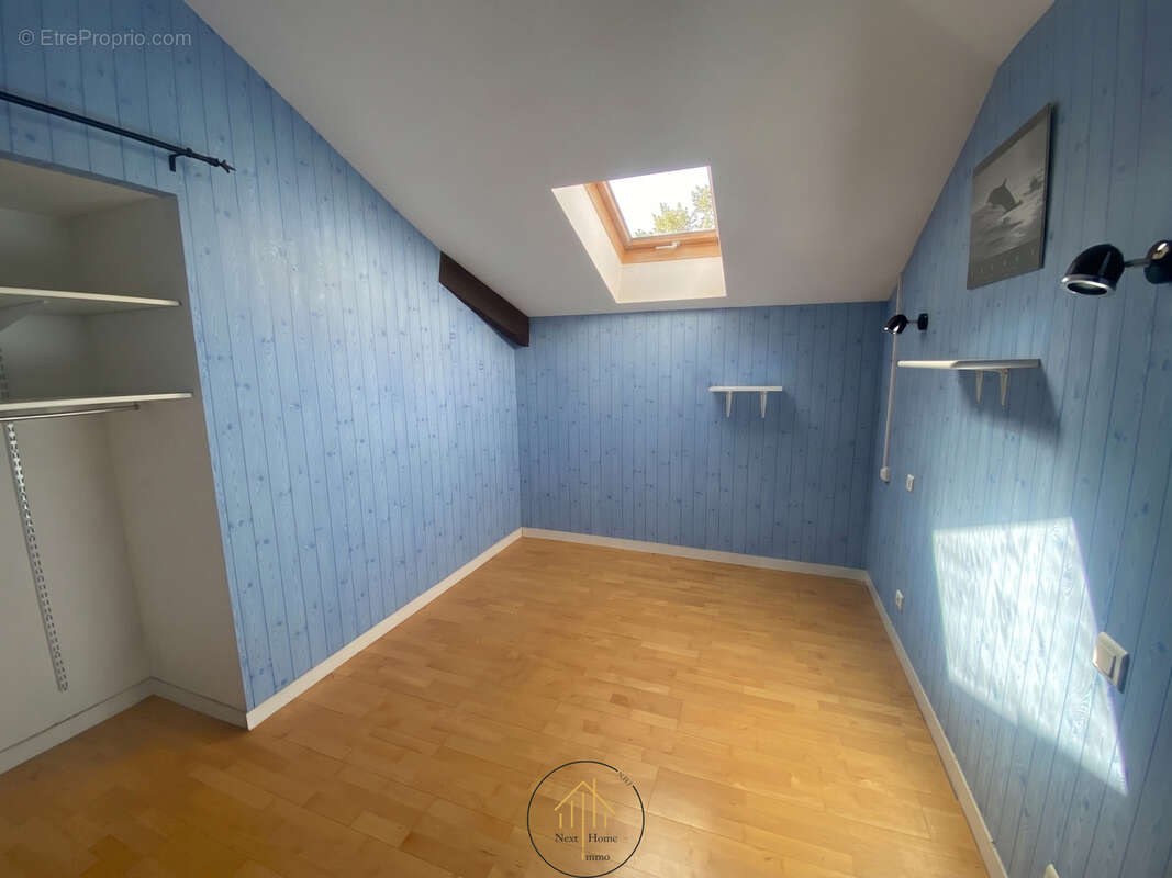 Maison de caractère à Chalais : volumes et charme du bois pour toute la famille - photo 7