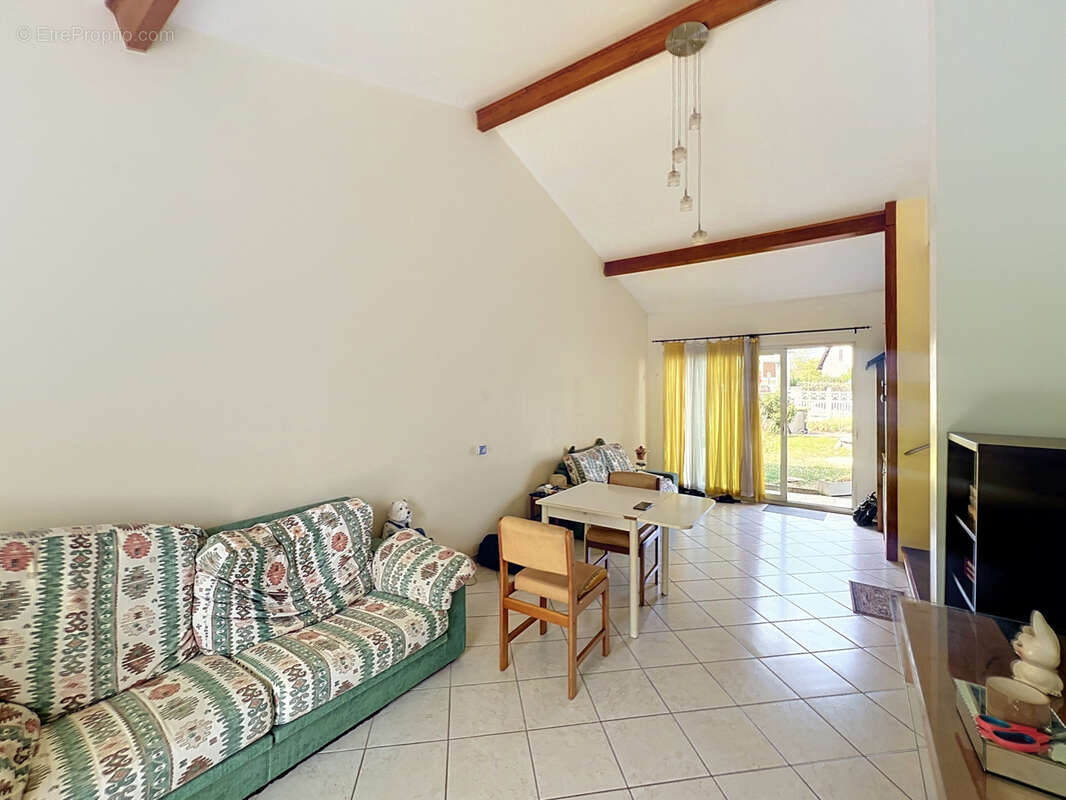 Maison plain pied sur 653 m2 st genevieve des bois - photo 5
